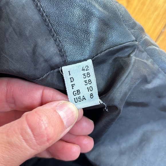 Moschino Cheap and Chic, size 8 - Picture 5 of 5